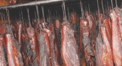 南河腊肉|是以猪的肋条肉为原料经腌制、烘烤而成