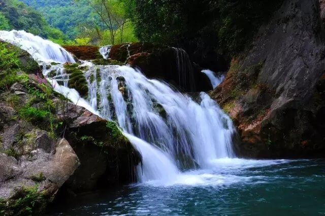 九龙瀑旅游区(湖北省十堰市旅游景点)
