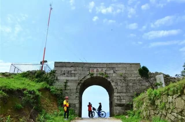 黄龙山生态旅游区(湖北省咸宁市旅游景点)